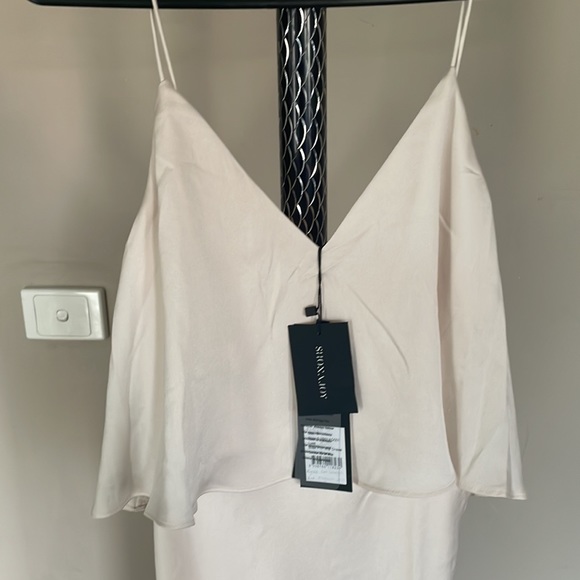 Dress does not fit - Picture 3 of 3